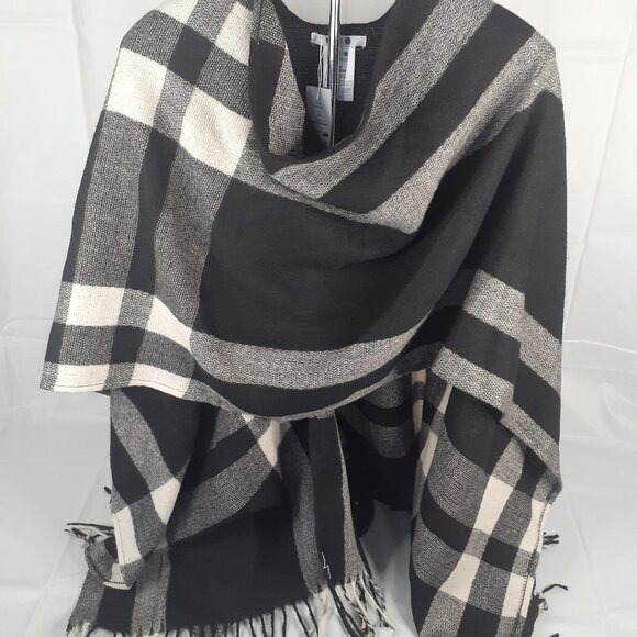 Three Dots Accessories - Shawl/Poncho
